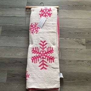 Pink snowflake blanket